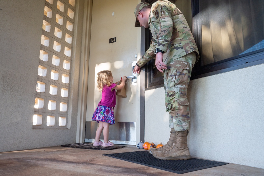 Joint Base Pearl Harbor-Hickam cookie caper delivers cookies to Airmen