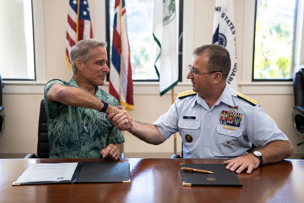 Coast Guard, University of Hawai’i sign memorandum of agreementCoast Guard, University of Hawai’i sign memorandum of agreement