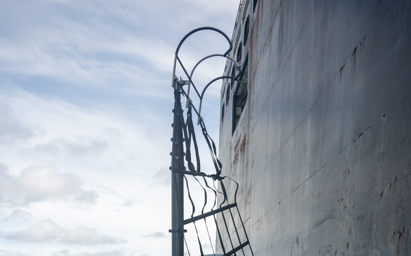 U.S. Navy SEALs Train with Coast Guard MSRT in VBSS Training