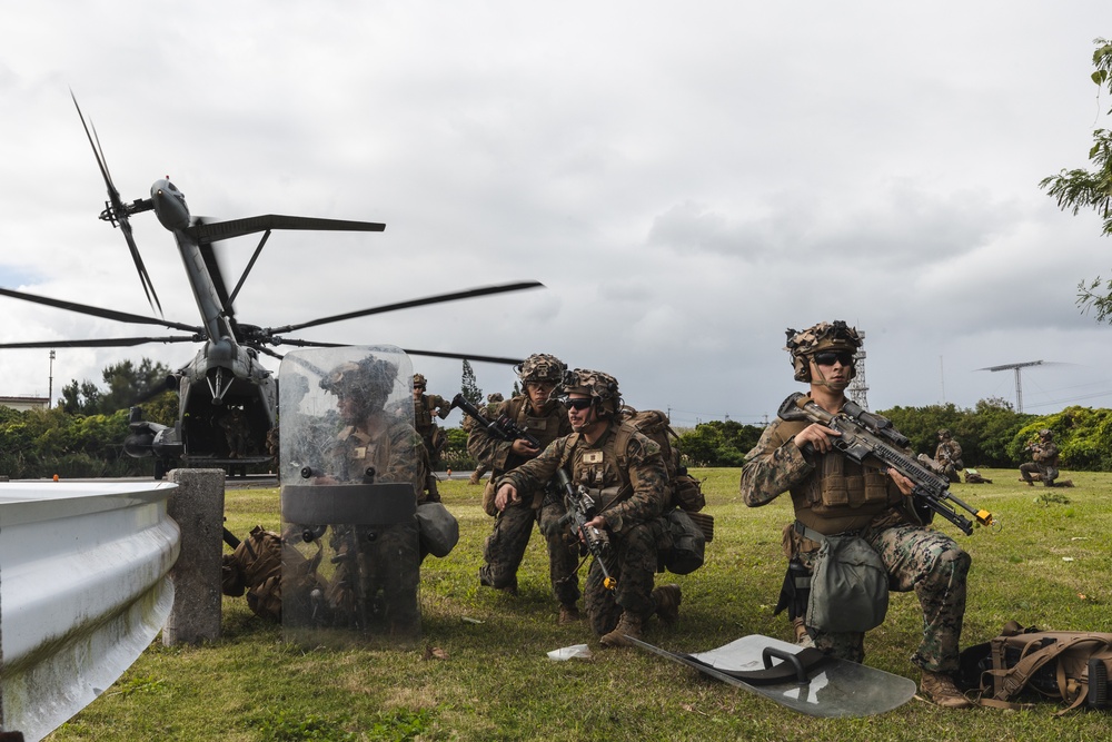 Marines with the 31st Marine Expeditionary Unit conduct embassy reinforcement exercise