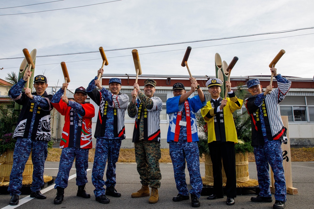 FAW 31 hosts a traditional Mochitsuki event at MCAS Iwakuni