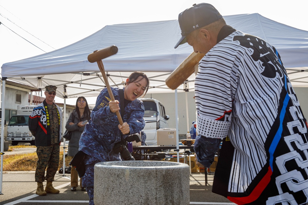  FAW 31 hosts a traditional Mochitsuki event at MCAS Iwakuni