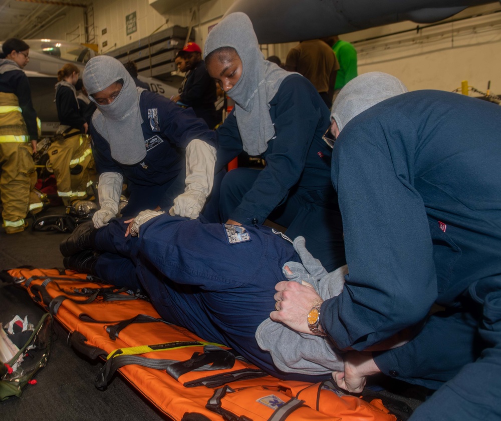 USS Carl Vinson (CVN 70) Conducts Routine Operations in the Philippine Sea