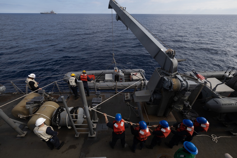 USS Oscar Austin (DDG 79) Conducts Replenishment-At-Sea (RAS) with USNS Laramie (T-AO 203)