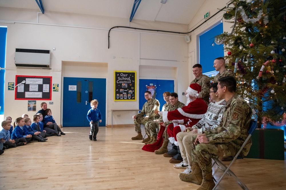 Pathfinders bring holiday cheer to local schools