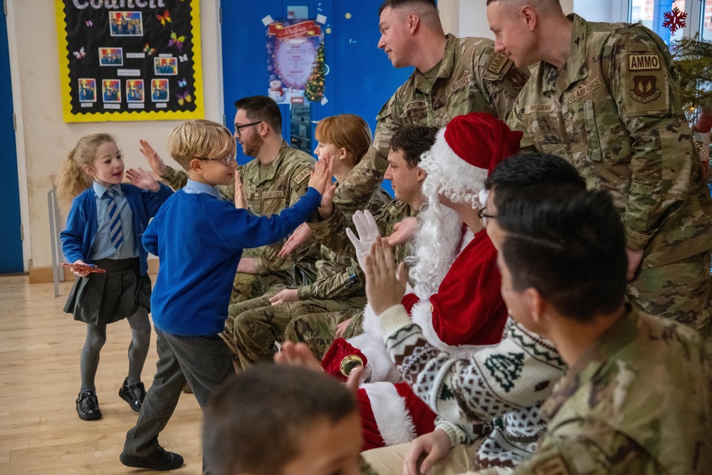 Pathfinders bring holiday cheer to local schools