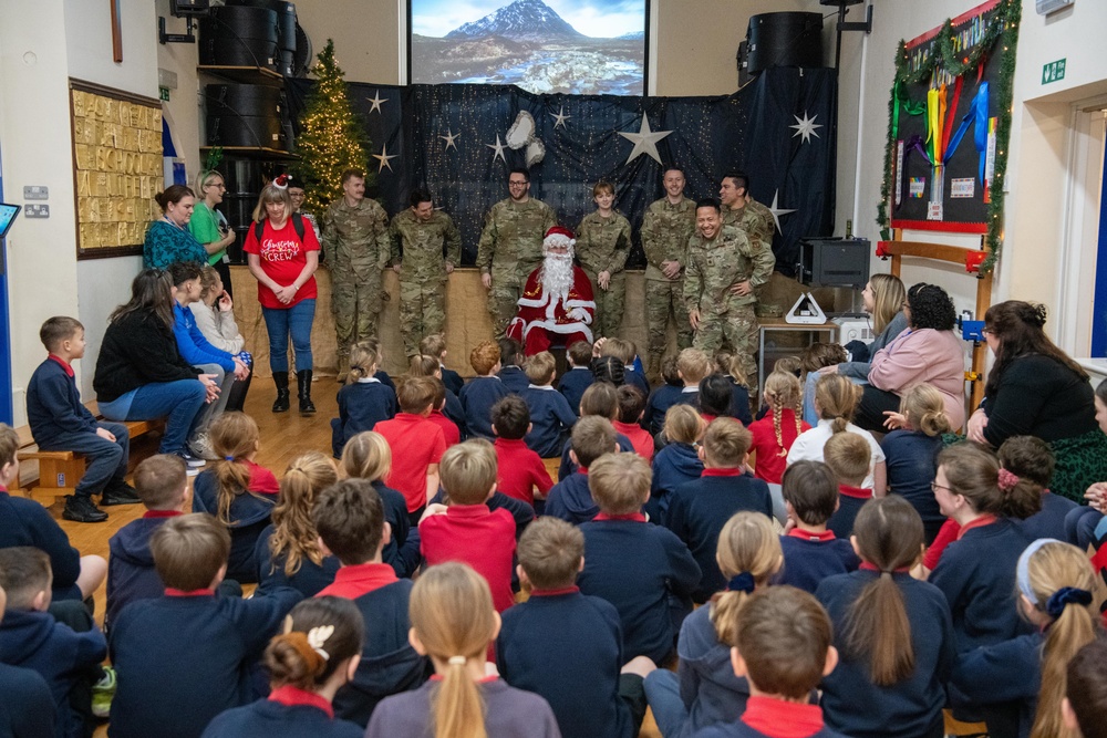 Pathfinders bring holiday cheer to local schools