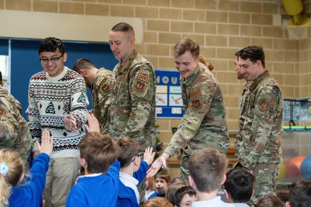 Pathfinders bring holiday cheer to local schools