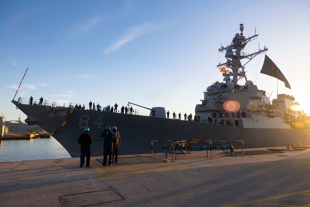 USS Bulkeley arrives in Rota, Spain from deplyoment.