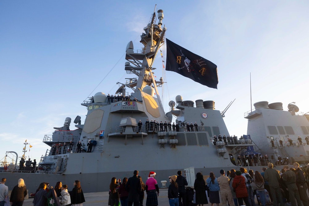 USS Bulkeley arrives in Rota, Spain from deplyoment.