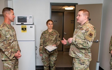 16th Air Force deputy commander visits the 70th ISRW