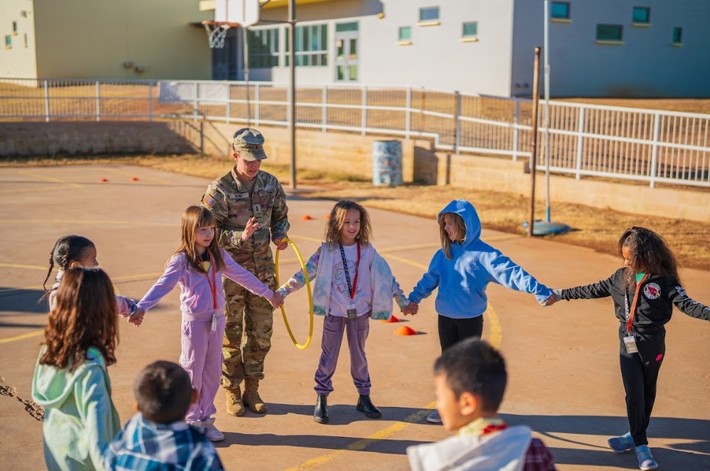 Fort Huachuca Soldiers inspire and educate at Bella Vista Elementary’s 3rd Annual Partnership in Education event