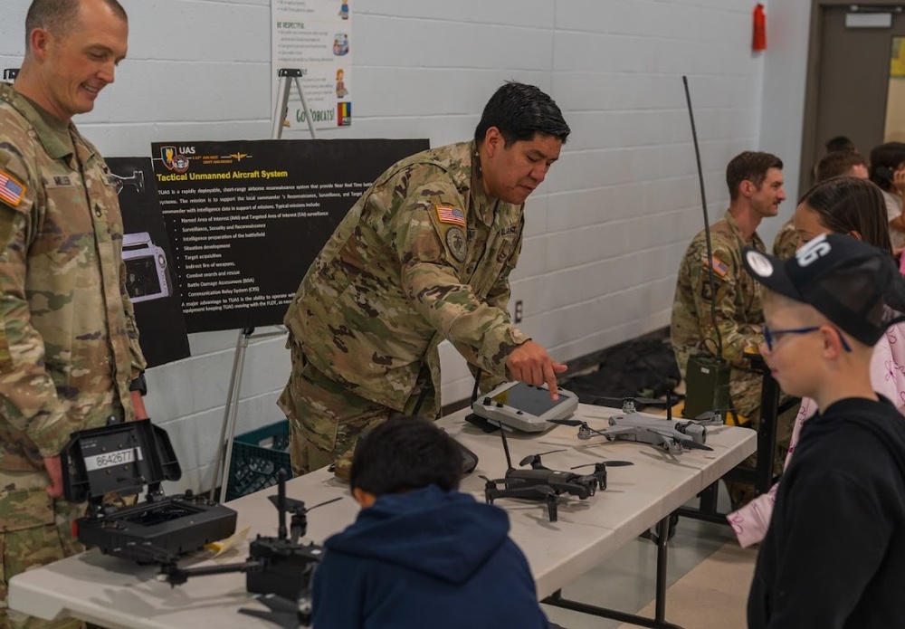 Fort Huachuca Soldiers inspire and educate at Bella Vista Elementary’s 3rd Annual Partnership in Education event