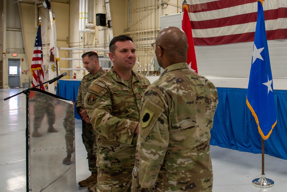 Illinois Adjutant General Visits 182nd Airlift Wing