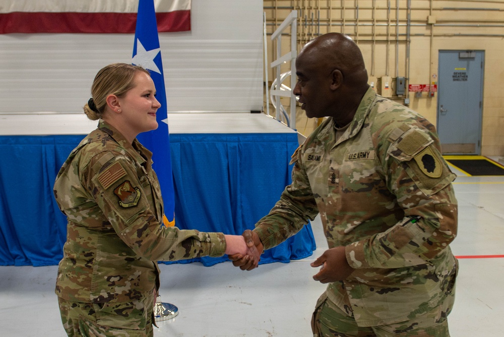 Illinois Adjutant General Visits 182nd Airlift Wing