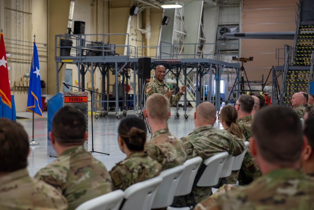 Illinois Adjutant General Visits 182nd Airlift Wing