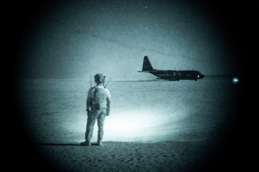 U.S. Soldiers, Airmen conduct landing zone operations in USCENTCOM AOR