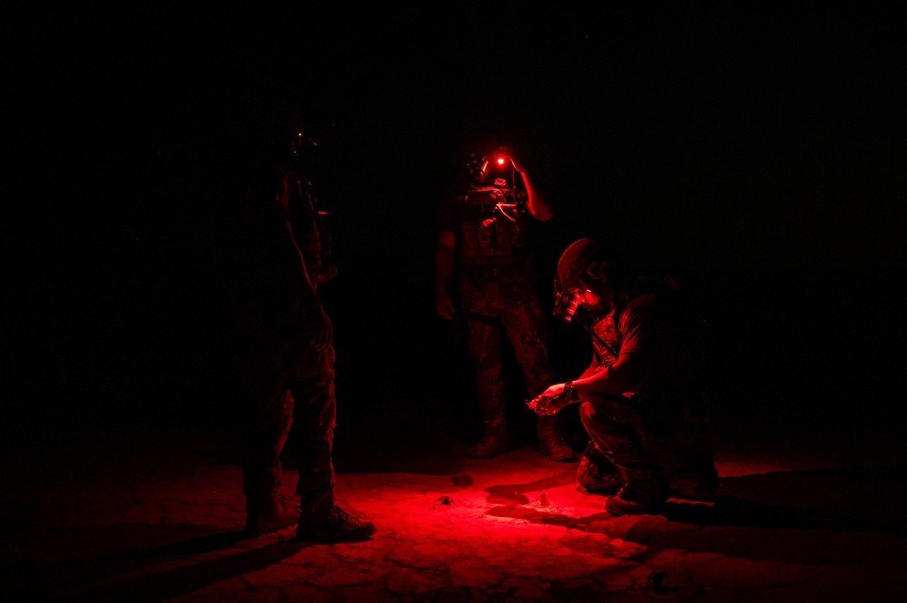 U.S. Soldiers, Airmen conduct landing zone operations in USCENTCOM AOR