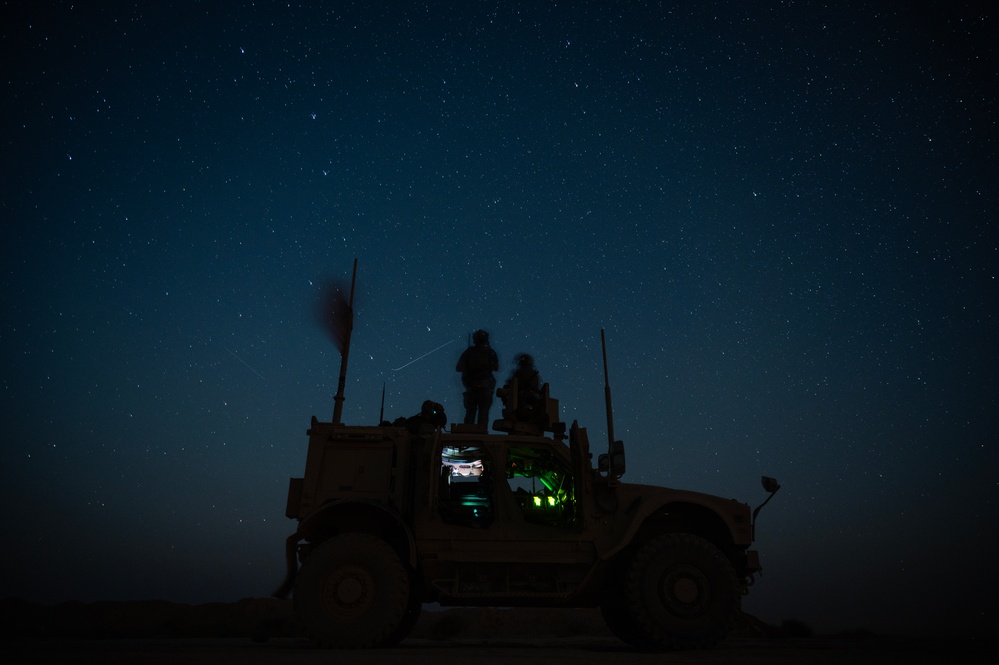 U.S. Soldiers, Airmen conduct landing zone operations in USCENTCOM AOR