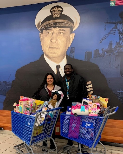 Holiday Season Made Merry and Bright for Navy Exchange Patrons