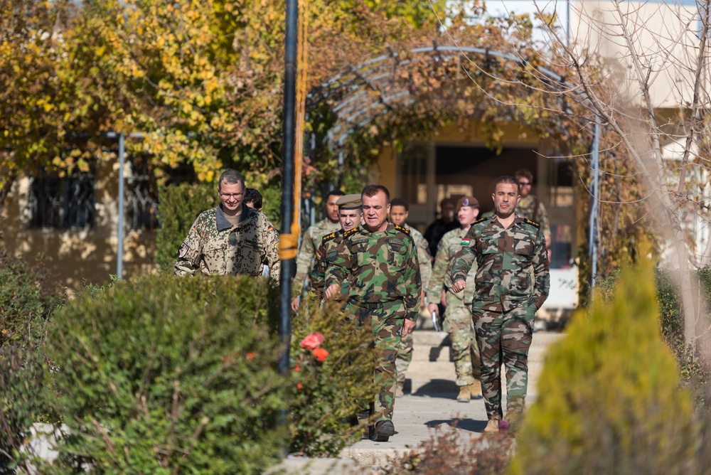 Coalition Advisors Discuss Logistical Matters with Peshmerga