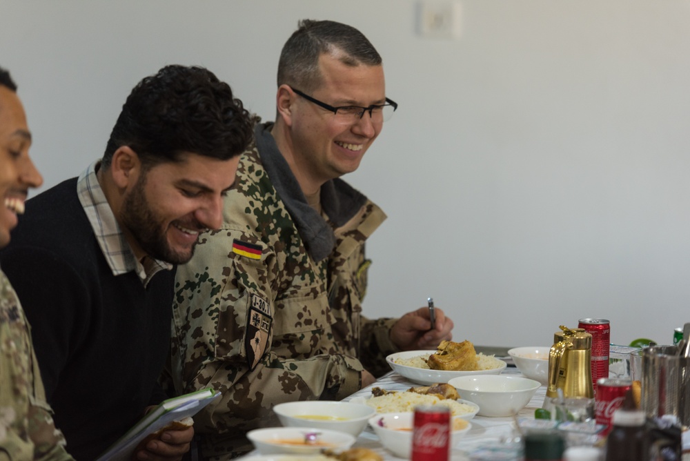 Coalition Advisors Discuss Logistical Matters with Peshmerga