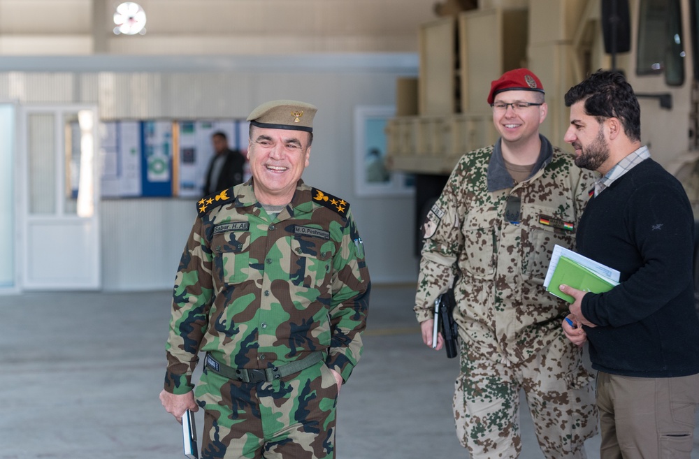 Coalition Advisors Discuss Logistical Matters with Peshmerga