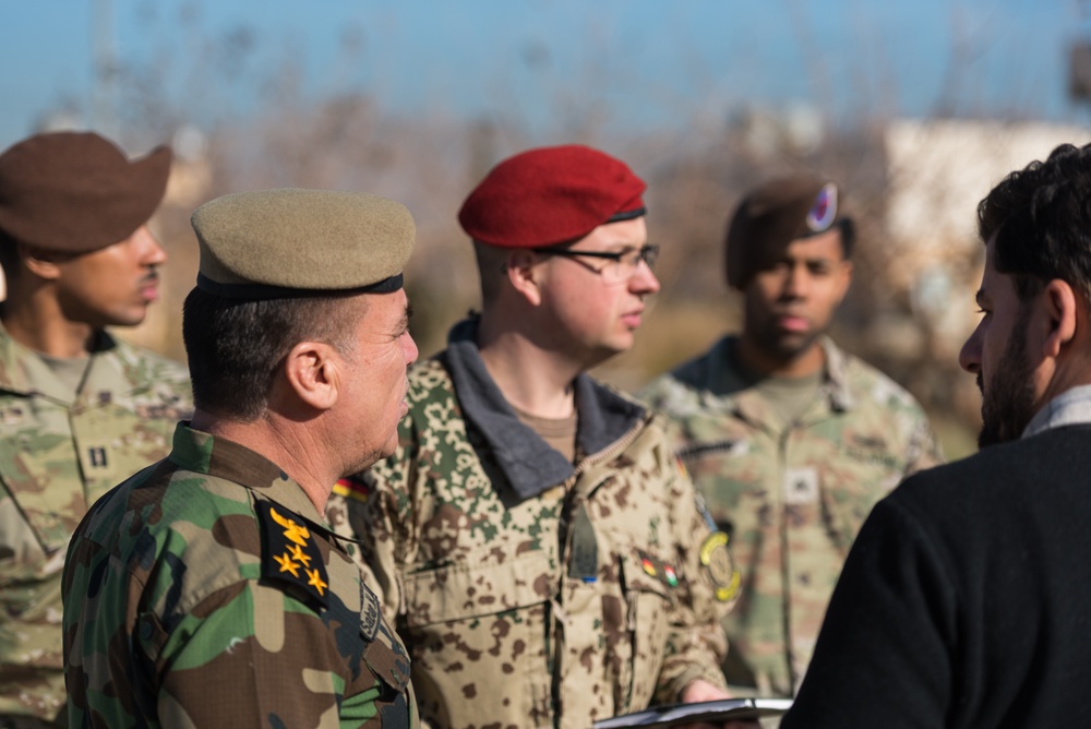 Coalition Advisors Discuss Logistical Matters with Peshmerga