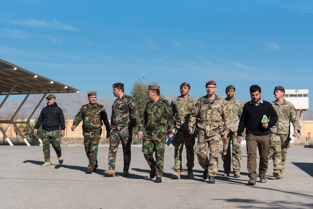 Coalition Advisors Discuss Logistical Matters with Peshmerga
