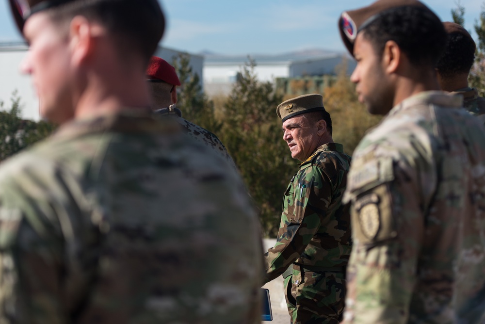 Coalition Advisors Discuss Logistical Matters with Peshmerga