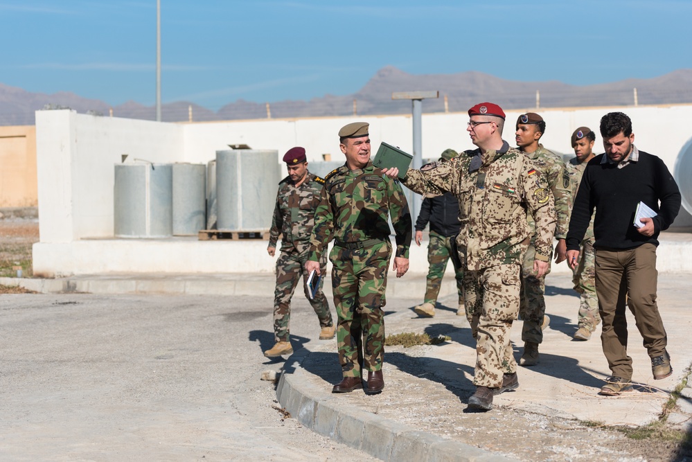 Coalition Advisors Discuss Logistical Matters with Peshmerga