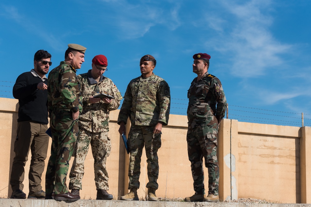 Coalition Advisors Discuss Logistical Matters with Peshmerga