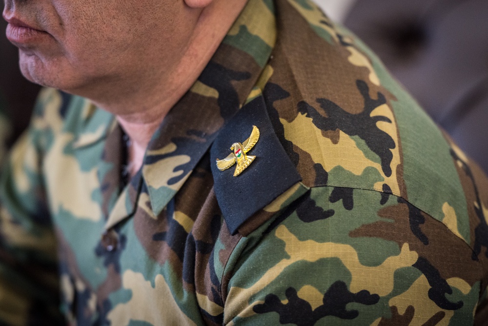 Coalition Advisors Discuss Logistical Matters with Peshmerga
