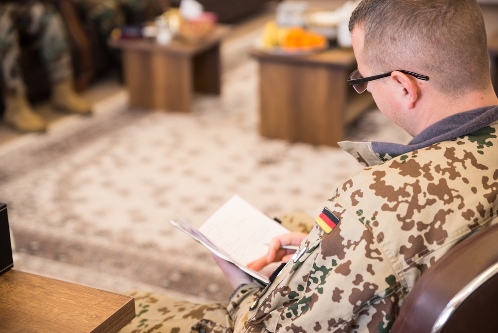 Coalition Advisors Discuss Logistical Matters with Peshmerga