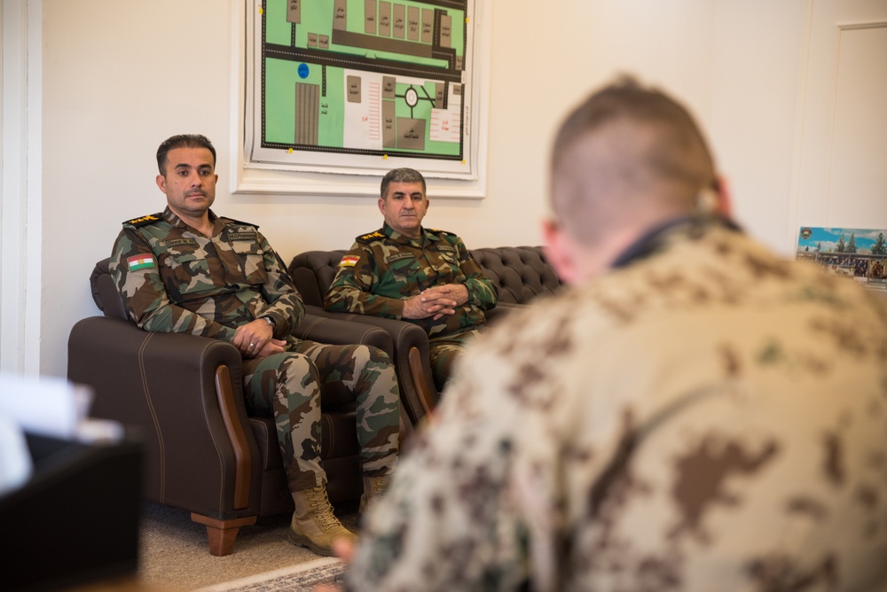 Coalition Advisors Discuss Logistical Matters with Peshmerga