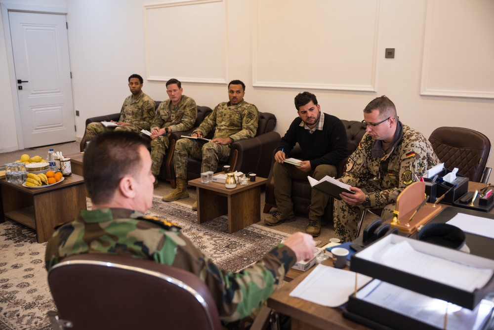 Coalition Advisors Discuss Logistical Matters with Peshmerga