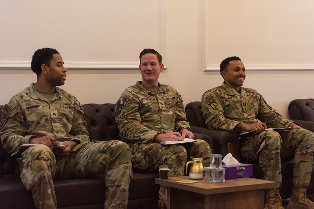 Coalition Advisors Discuss Logistical Matters with Peshmerga
