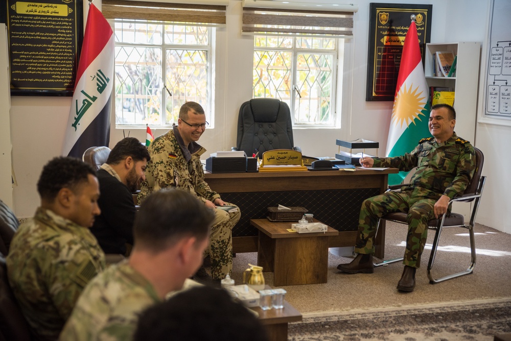 Coalition Advisors Discuss Logistical Matters with Peshmerga