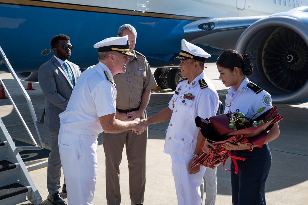 USINDOPACOM commander travels to Cambodia