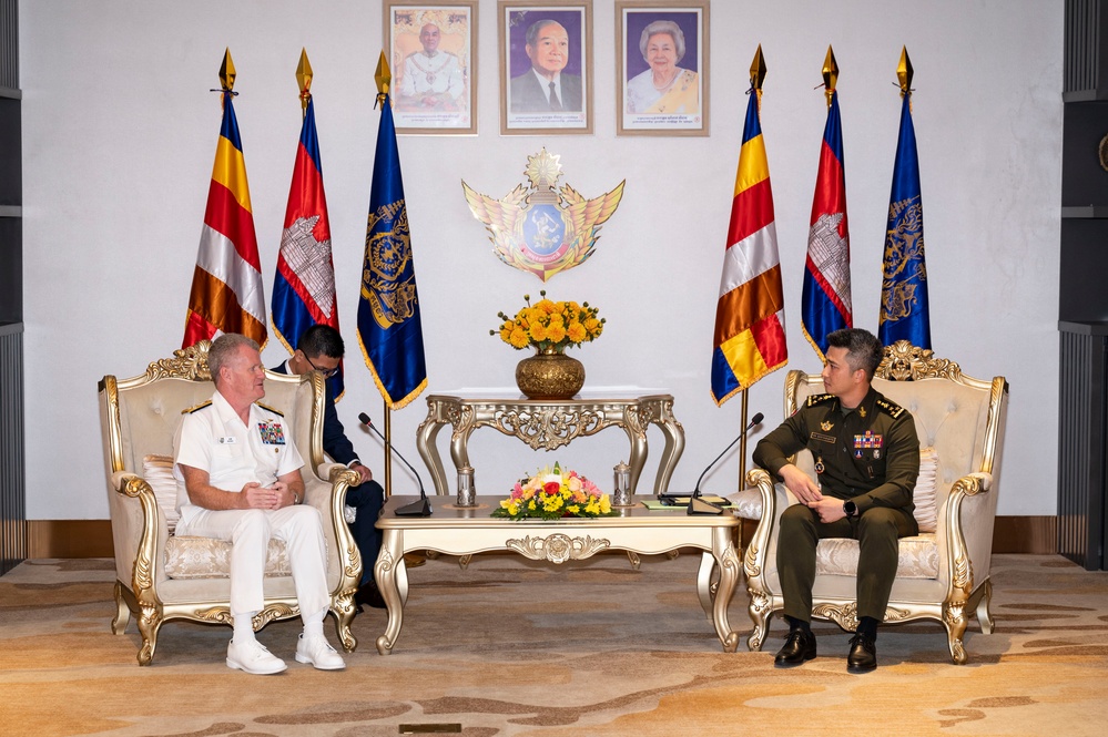 USINDOPACOM commander visits Cambodian Ministry of Defense