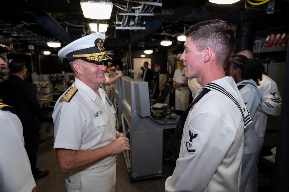 USINDOPACOM commander visits USS Savannah