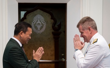 USINDOPACOM commander meets with Cambodian Prime Minister