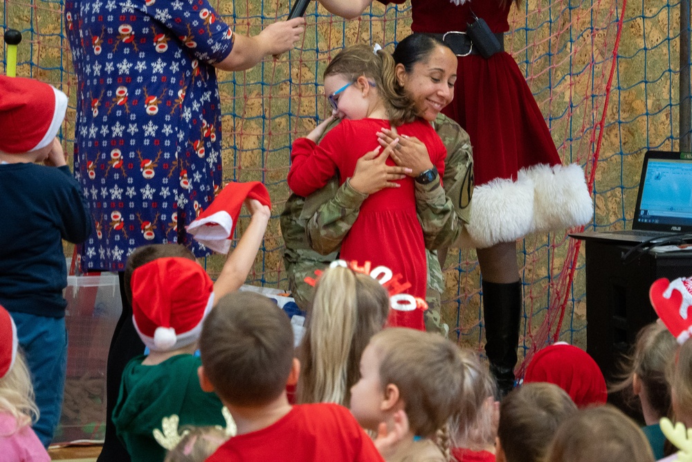 Task Force Pegasus Troopers bring Holiday Cheer