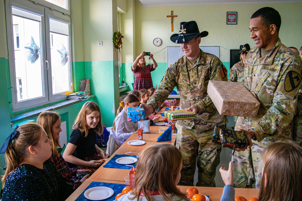 Task Force Pegasus Troopers bring Holiday Cheer