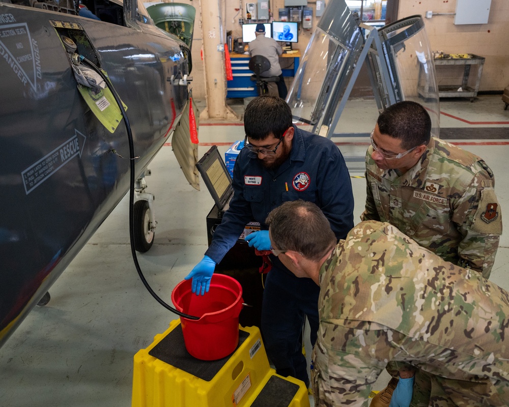 Laughlin leadership visits T-38 maintenance during Airman's Time