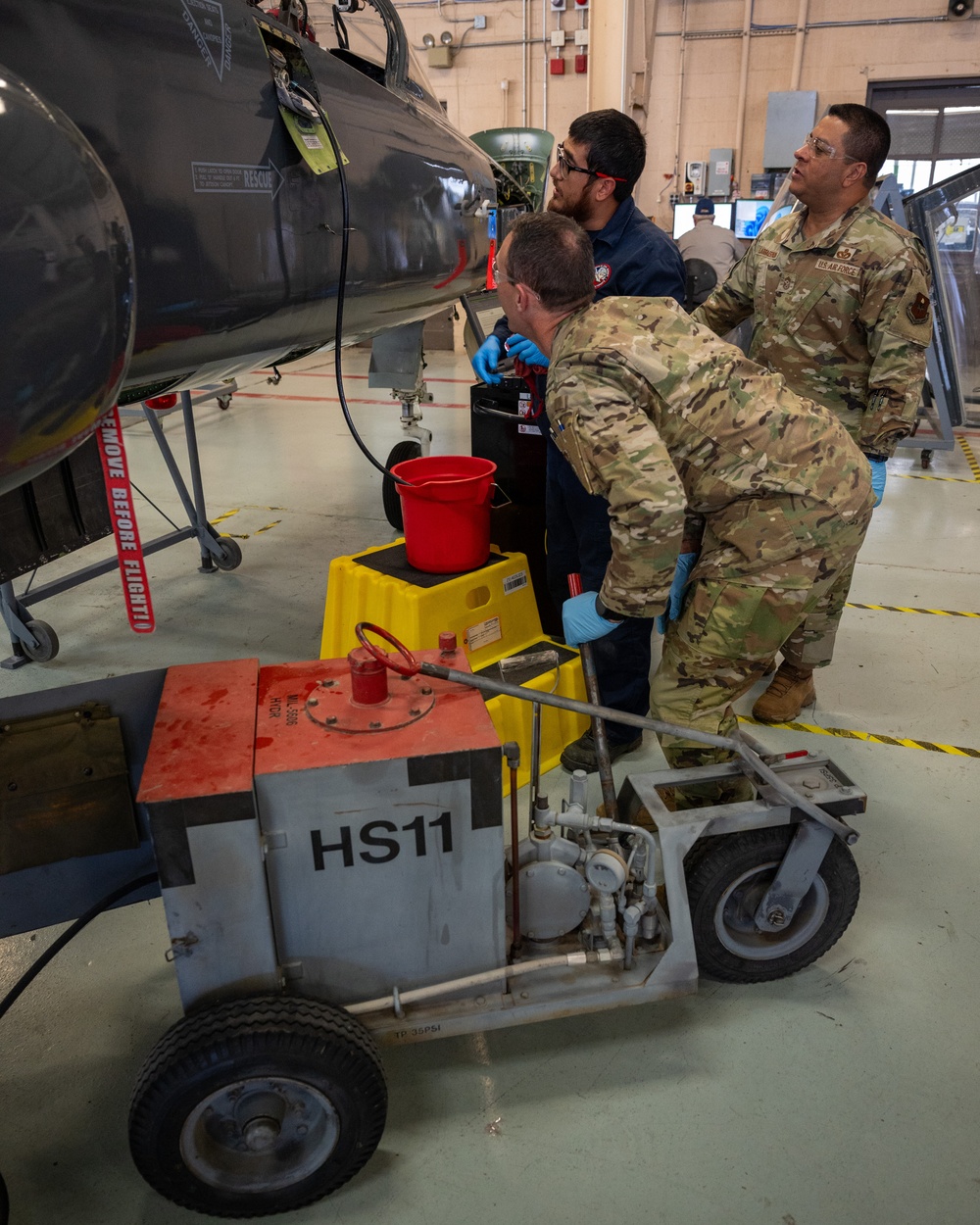 Laughlin leadership visits T-38 maintenance during Airman's Time