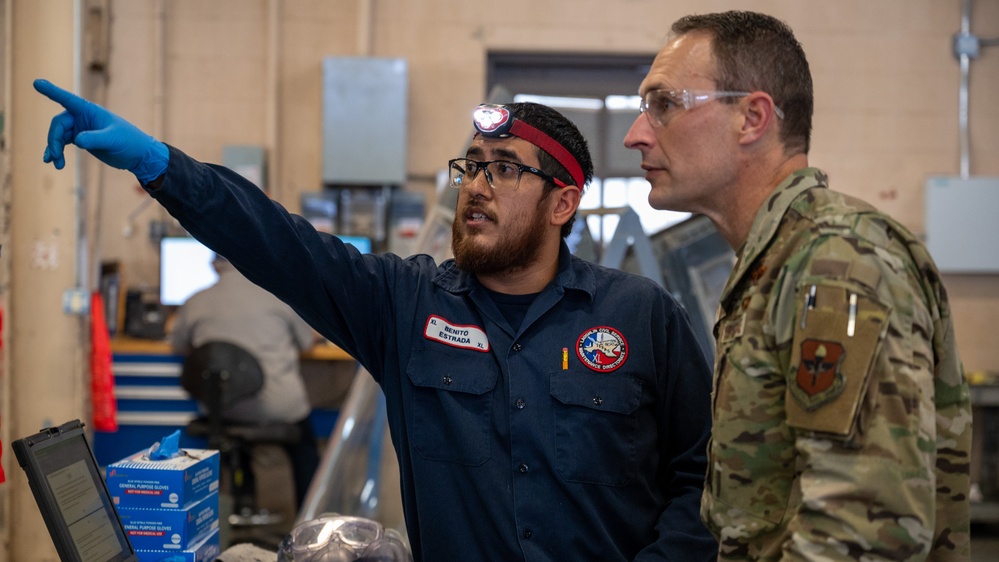 Laughlin leadership visits T-38 maintenance during Airman's Time