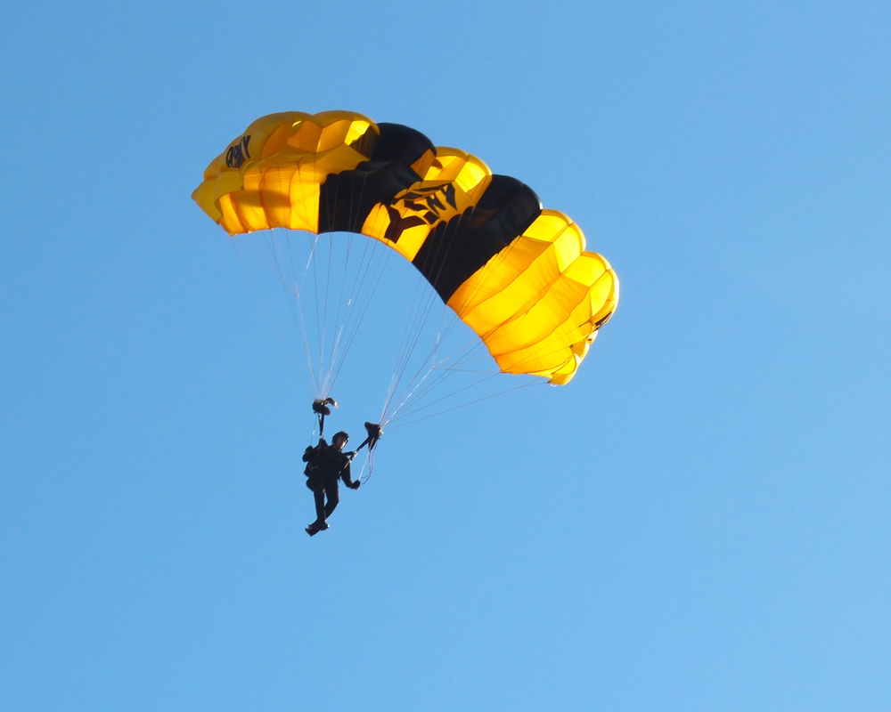 Fort Liberty Closes Red Ribbon Week with Golden Knights Jump