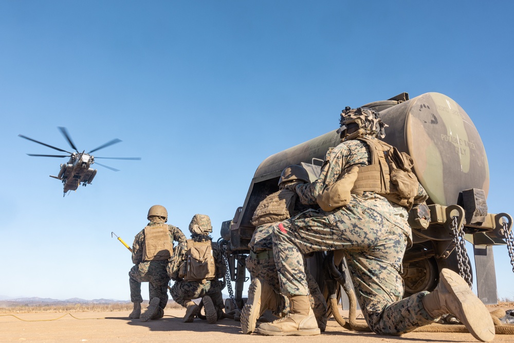 CLB-1, HMH-462 conduct helicopter support team training