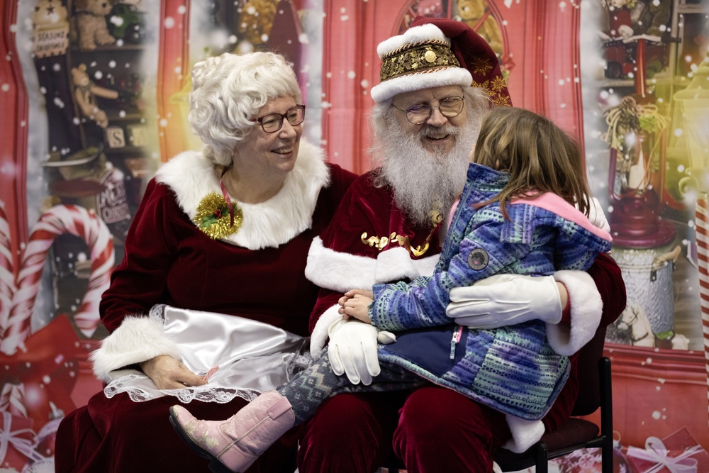 Operation Santa Claus 2024 brings Christmas joy to Yakutat